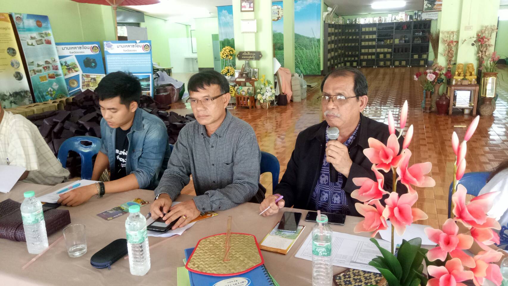 22 พฤษภาคม 2561 ดำเนินการประเมินการพัฒนาการท่องเที่ยวโดยชุมชน ณ กลุ่ม OTOP กระจูด บ้านมาบเหมาชะโอน