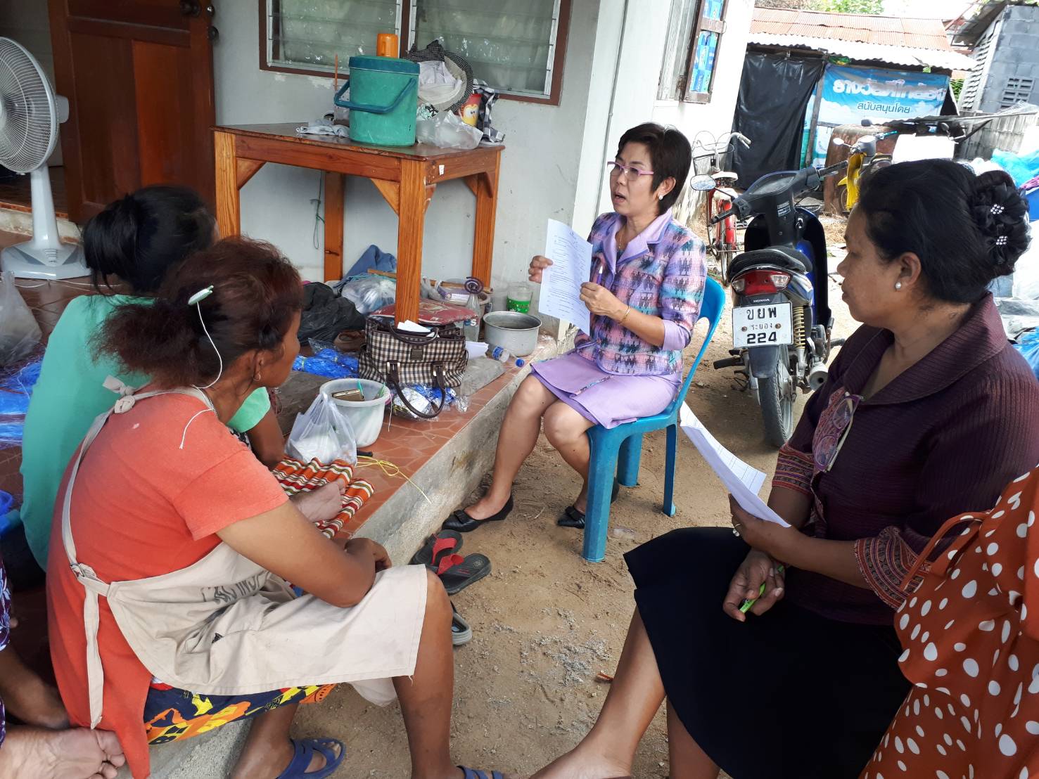 22 พฤษภาคม 2561 ติดตามหนี้กองทุนพัฒนาบทบาทสตรี ในพื้นที่อำเภอบ้านฉาง