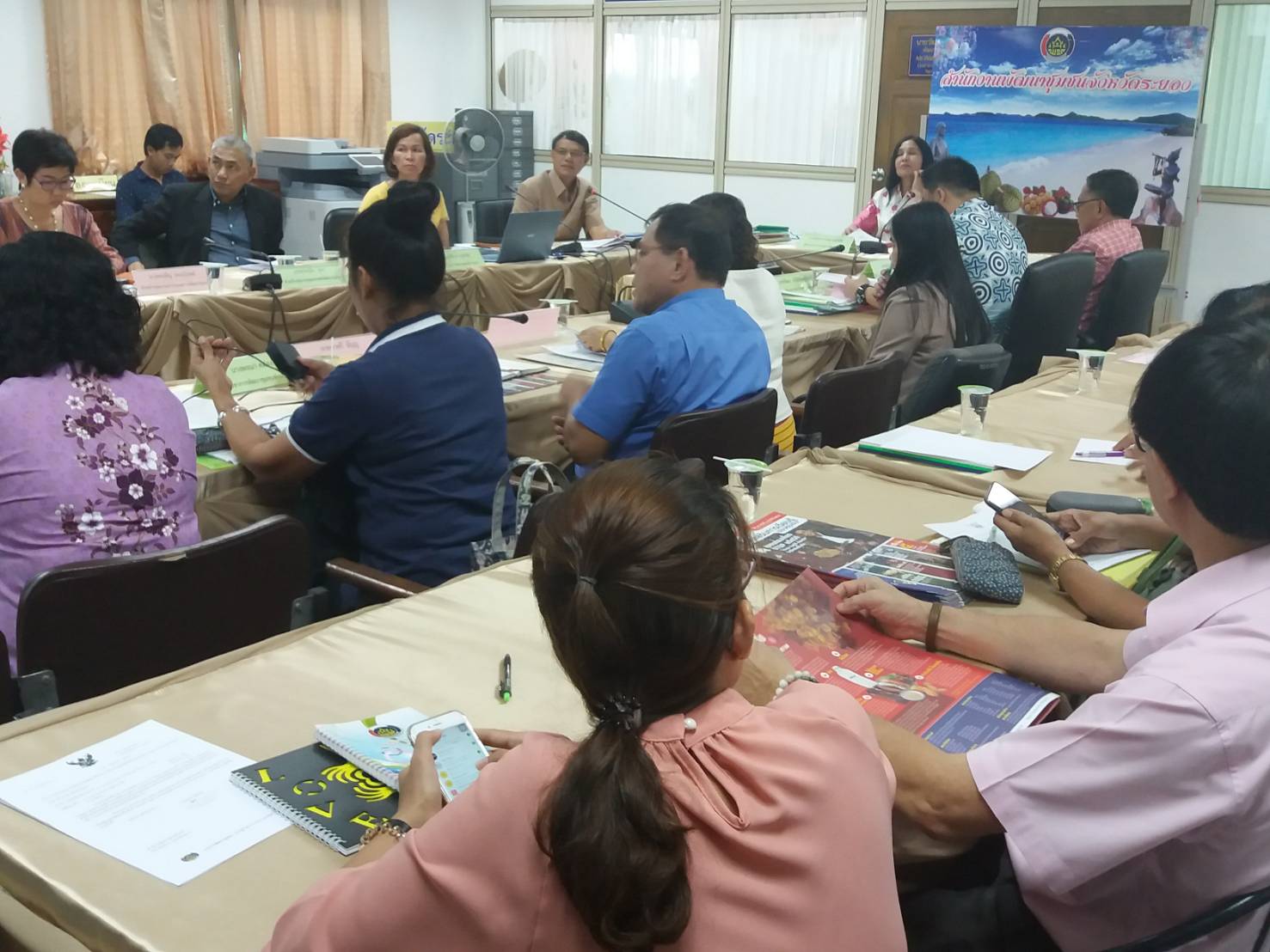 26 มิถุนายน 2561 ตรวจติดตามผลการดำเนินงานพัฒนาชุมชนประจำเดือนมิถุนายน 2561 และคัดเลือกข้าราชการดีเด่น นักประชาสัมพันธ์ดีเด่น และพัฒนาชุมชนใสสะอาด