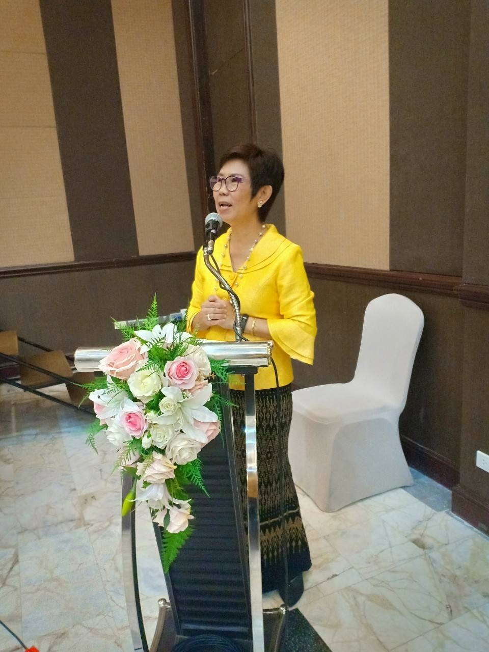 โครงการเวทีเสริมสร้างความเข้มแข็งการดำเนินงานกองทุนพัฒนาบทบาทสตรีแก่คณะอนุกรรมการกลั่นกรองและติดตามการดำเนินงานกองทุนพัฒนาบทบาทสตรีอำเภอ (อกส.อ.)