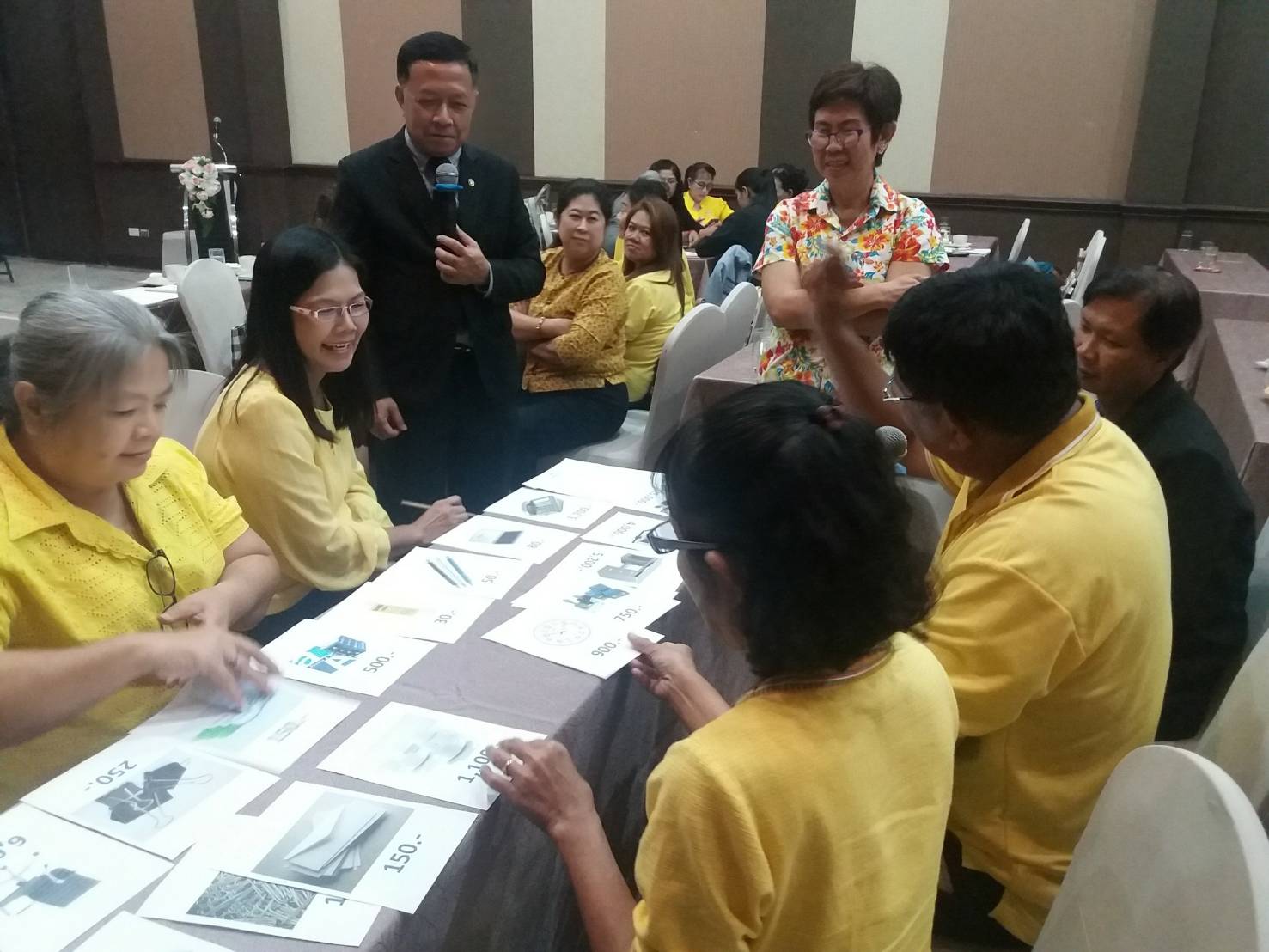 โครงการเวทีเสริมสร้างความเข้มแข็งการดำเนินงานกองทุนพัฒนาบทบาทสตรีแก่คณะอนุกรรมการกลั่นกรองและติดตามการดำเนินงานกองทุนพัฒนาบทบาทสตรีอำเภอ (อกส.อ.)