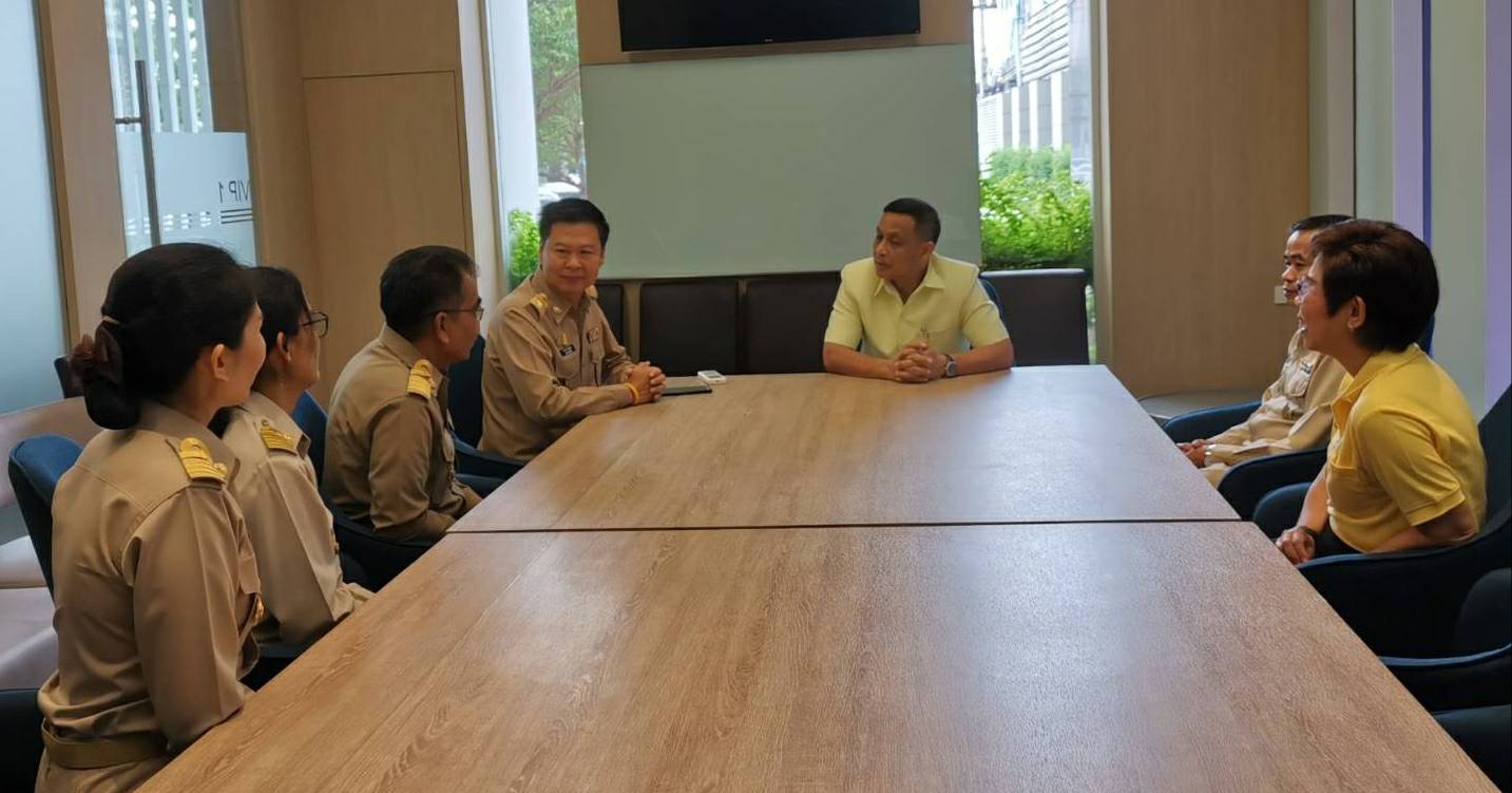 หัวหน้ากลุ่ม พัฒนาการอำเภอพบผู้บริหารจังหวัดระยอง