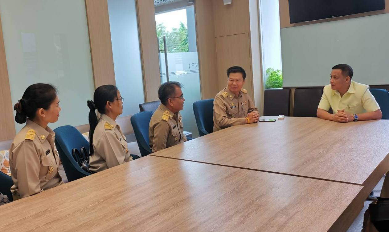 หัวหน้ากลุ่ม พัฒนาการอำเภอพบผู้บริหารจังหวัดระยอง