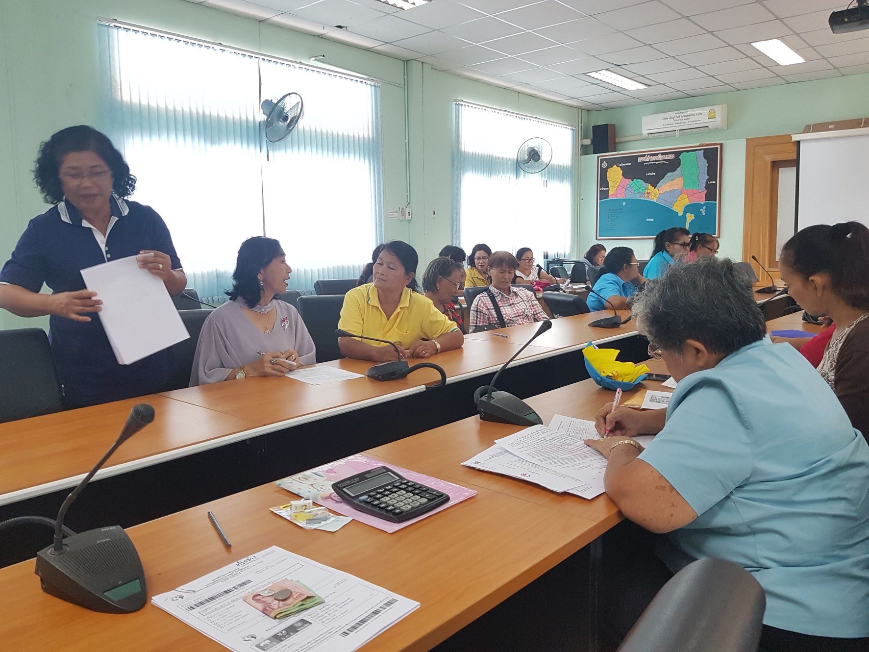 สนับสนุนการจัดทำสัญญาเงินกู้และสัญญาขอรับสนับสนุนเงินกองทุนพัฒนาบทบาทสตรี