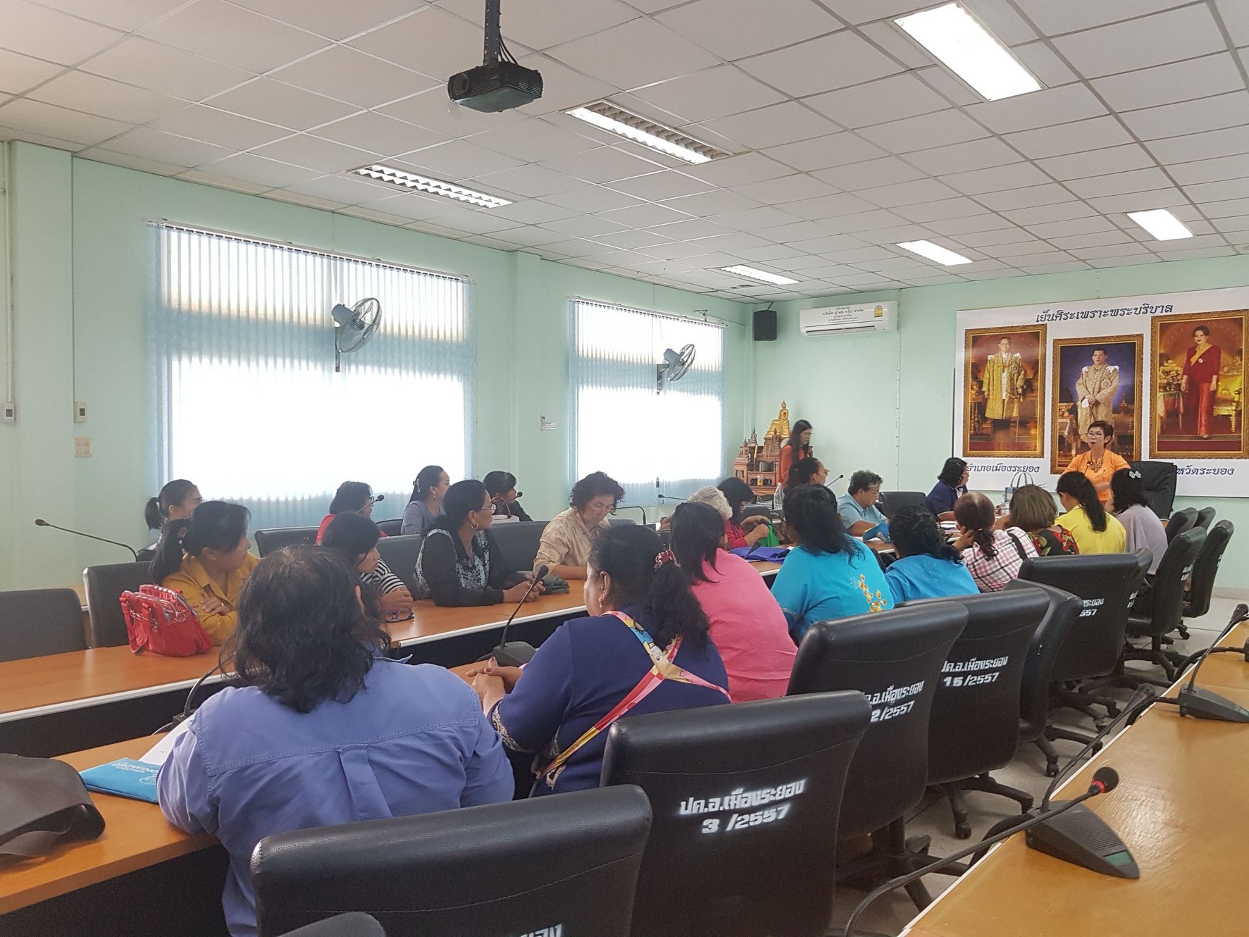 สนับสนุนการจัดทำสัญญาเงินกู้และสัญญาขอรับสนับสนุนเงินกองทุนพัฒนาบทบาทสตรี