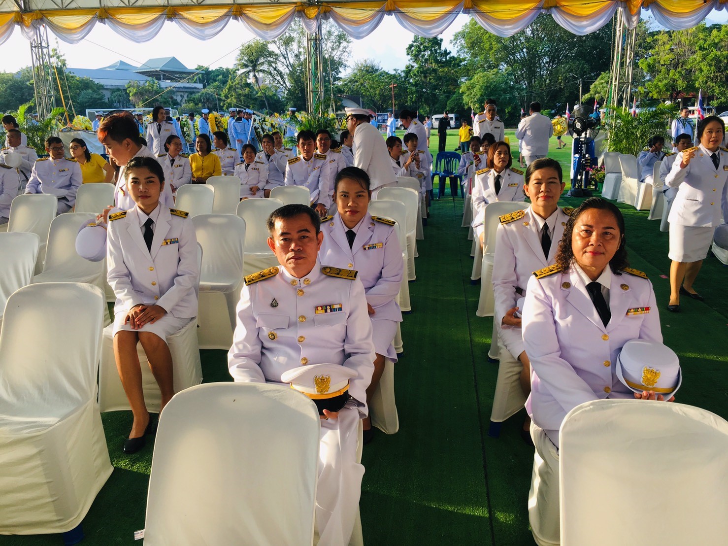 สำนักงานพัฒนาชุมชนจังหวัดระยองร่วมพิธีบำเพ็ญกุศลและพิธีน้อมรำลึกเนื่องในวันคล้ายวันสวรรคตพระบาทสมเด็จพระบรมชนกาธิเบศร มหาภูมิพลอดุลยเดชมหาราช บรมนาถบพิตร