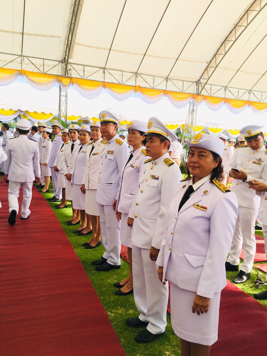 สำนักงานพัฒนาชุมชนจังหวัดระยองร่วมพิธีบำเพ็ญกุศลและพิธีน้อมรำลึกเนื่องในวันคล้ายวันสวรรคตพระบาทสมเด็จพระบรมชนกาธิเบศร มหาภูมิพลอดุลยเดชมหาราช บรมนาถบพิตร