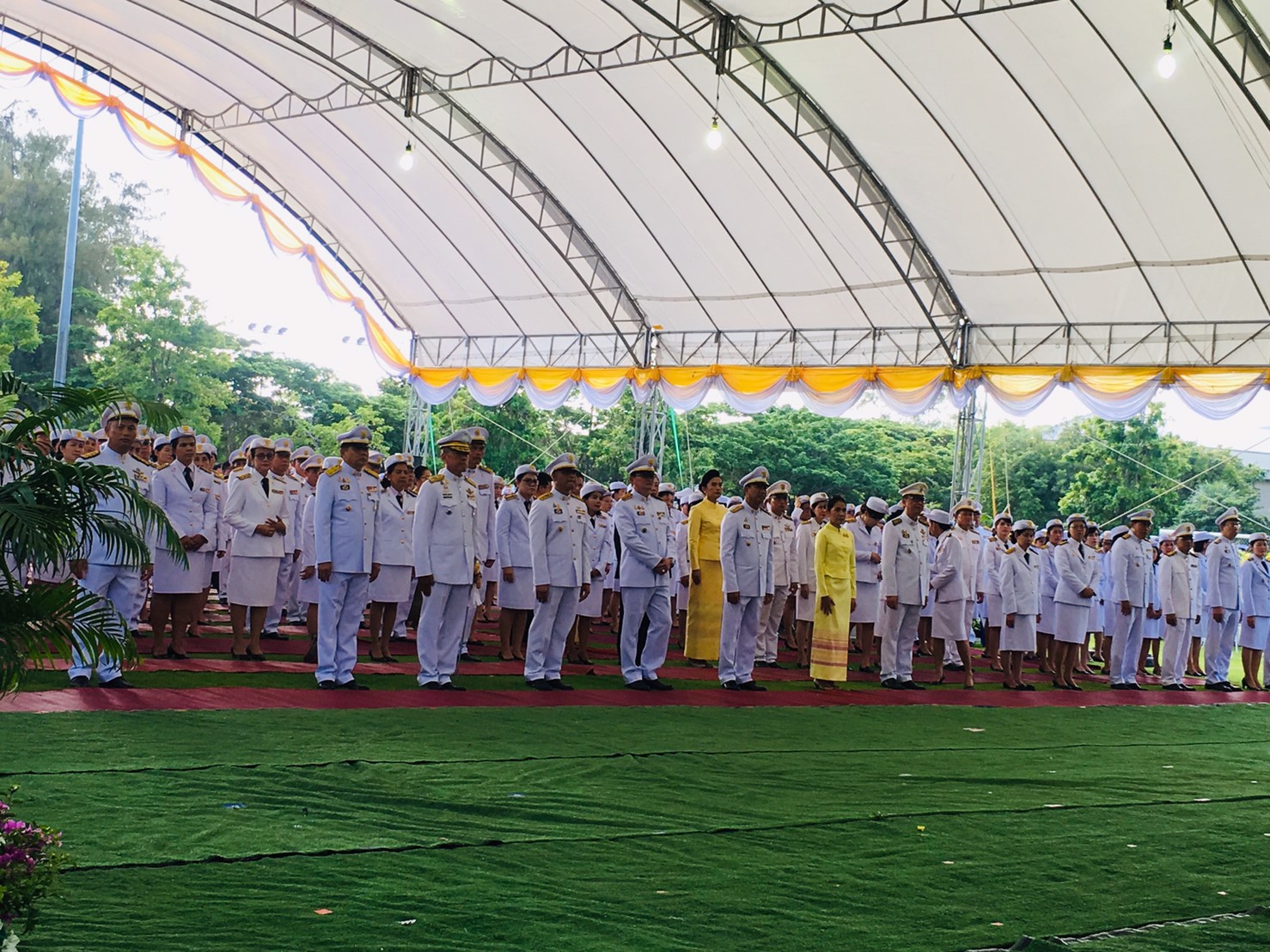 สำนักงานพัฒนาชุมชนจังหวัดระยองร่วมพิธีบำเพ็ญกุศลและพิธีน้อมรำลึกเนื่องในวันคล้ายวันสวรรคตพระบาทสมเด็จพระบรมชนกาธิเบศร มหาภูมิพลอดุลยเดชมหาราช บรมนาถบพิตร