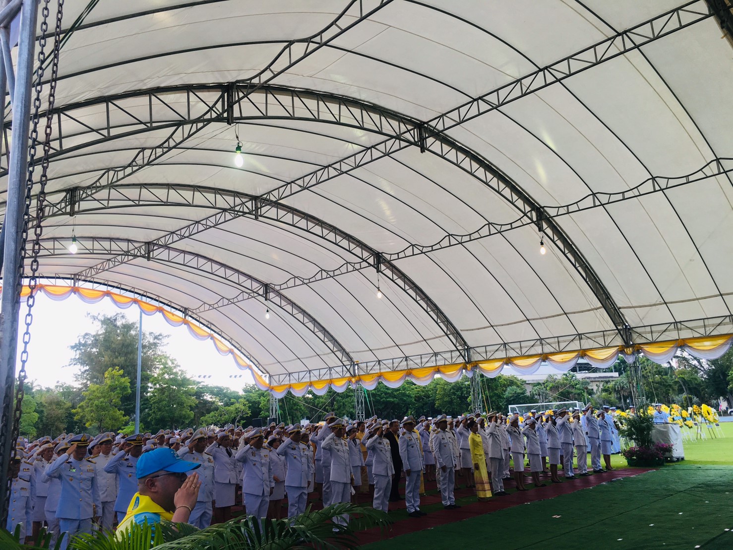 สำนักงานพัฒนาชุมชนจังหวัดระยองร่วมพิธีบำเพ็ญกุศลและพิธีน้อมรำลึกเนื่องในวันคล้ายวันสวรรคตพระบาทสมเด็จพระบรมชนกาธิเบศร มหาภูมิพลอดุลยเดชมหาราช บรมนาถบพิตร