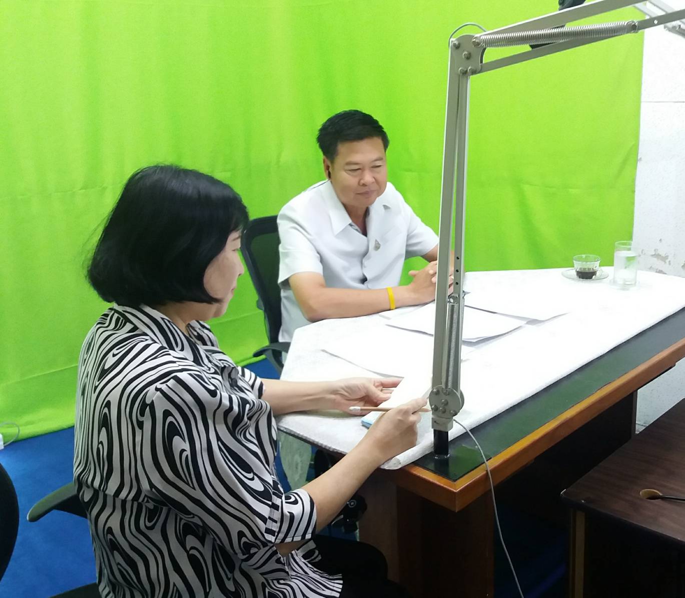 พช.ระยองประชาสัมพันธ์งานพัฒนาชุมชนผ่านรายการวิทยุ “ส่วนราชการพบประชาชนเพื่อคนระยอง”