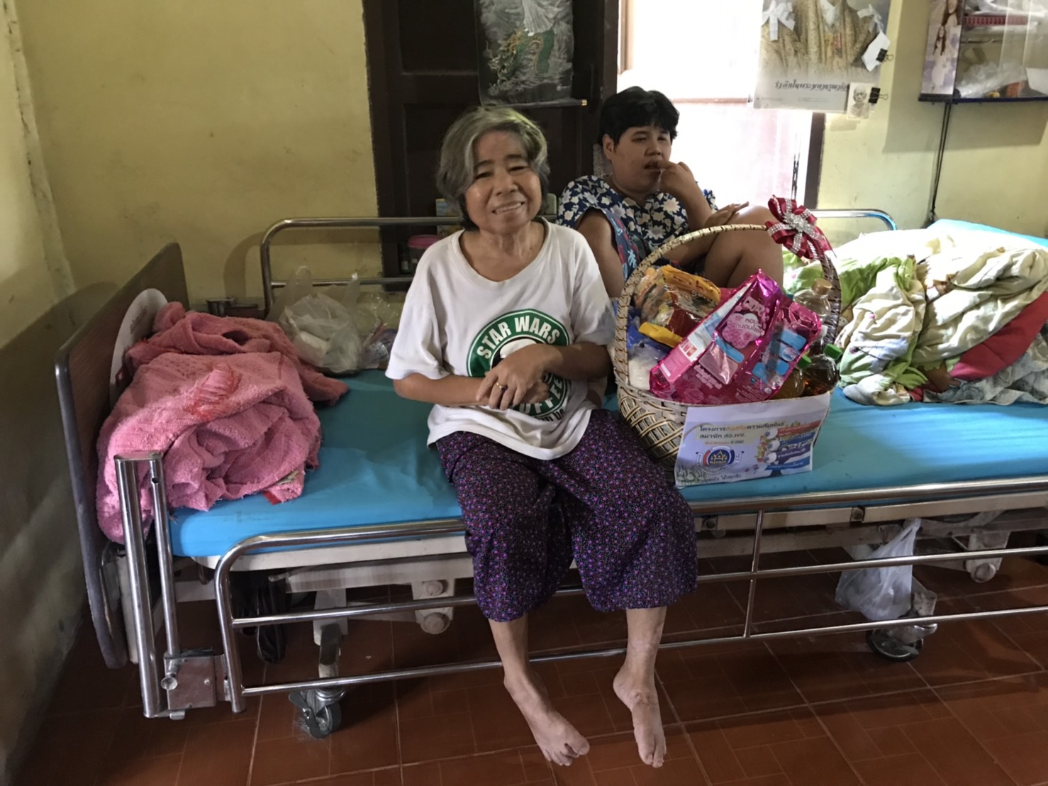 มอบทุนและเครื่องอุปโภคบริโภคช่วยเหลือคนพิการด้านคุณภาพชีวิต ตามโครงการส่งเสริมความความสัมพันธ์สมาชิก สอ.พช.จังหวัดระยอง ปี 2562