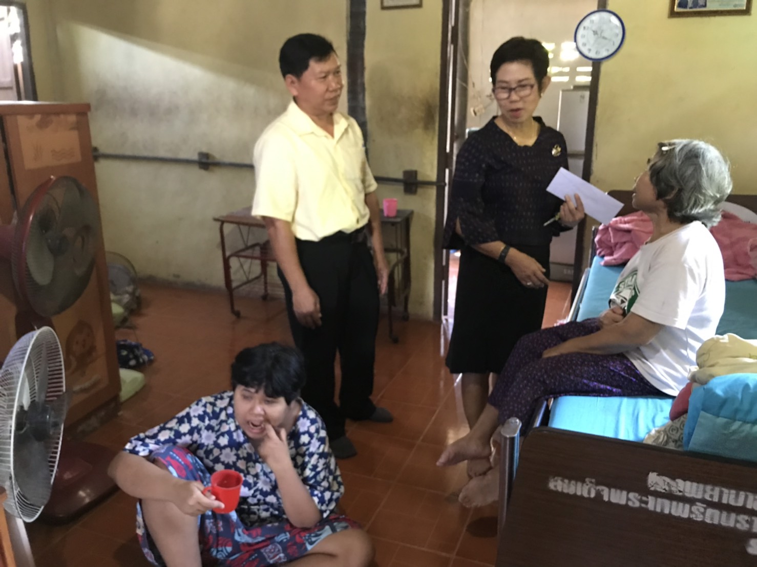 มอบทุนและเครื่องอุปโภคบริโภคช่วยเหลือคนพิการด้านคุณภาพชีวิต ตามโครงการส่งเสริมความความสัมพันธ์สมาชิก สอ.พช.จังหวัดระยอง ปี 2562