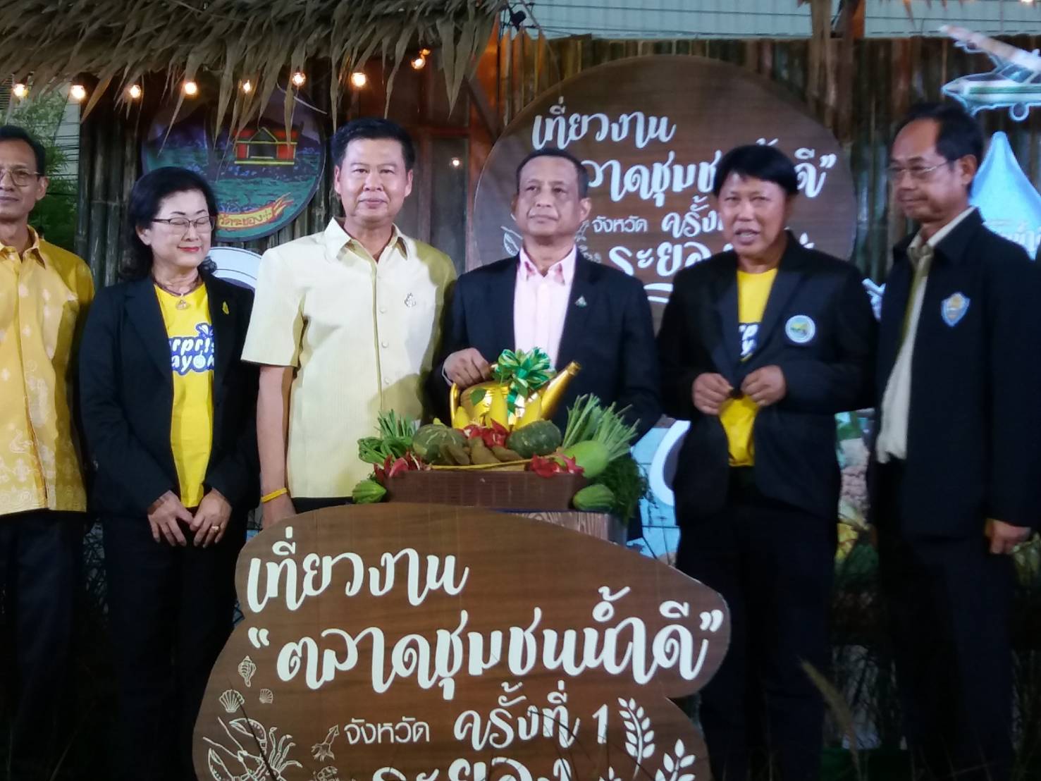 เปิดงานส่งเสริมการตลาด สร้างรายได้ให้ชุมชน “ตลาดชุมชนน้ำดี” ครั้งที่ 1