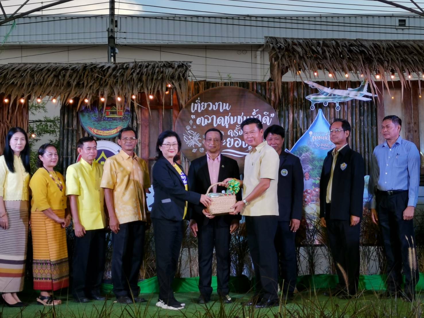 เปิดงานส่งเสริมการตลาด สร้างรายได้ให้ชุมชน “ตลาดชุมชนน้ำดี” ครั้งที่ 1