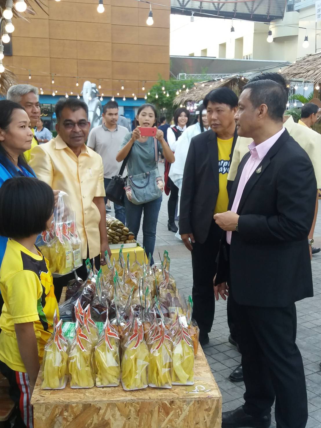 เปิดงานส่งเสริมการตลาด สร้างรายได้ให้ชุมชน “ตลาดชุมชนน้ำดี” ครั้งที่ 1