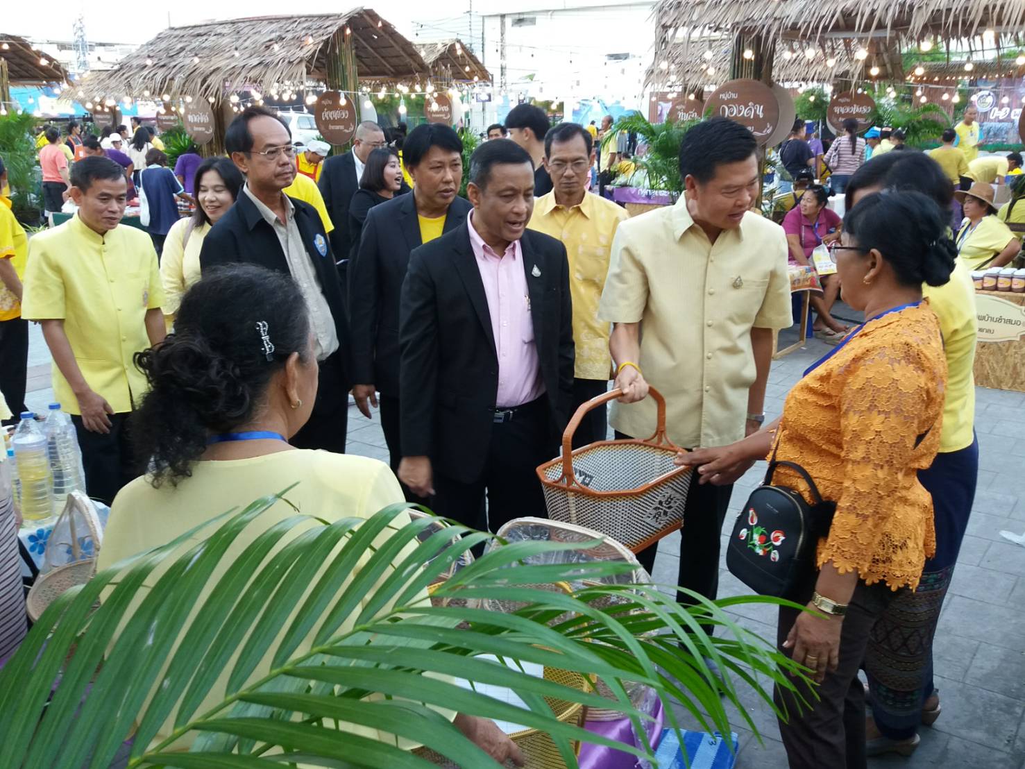 เปิดงานส่งเสริมการตลาด สร้างรายได้ให้ชุมชน “ตลาดชุมชนน้ำดี” ครั้งที่ 1