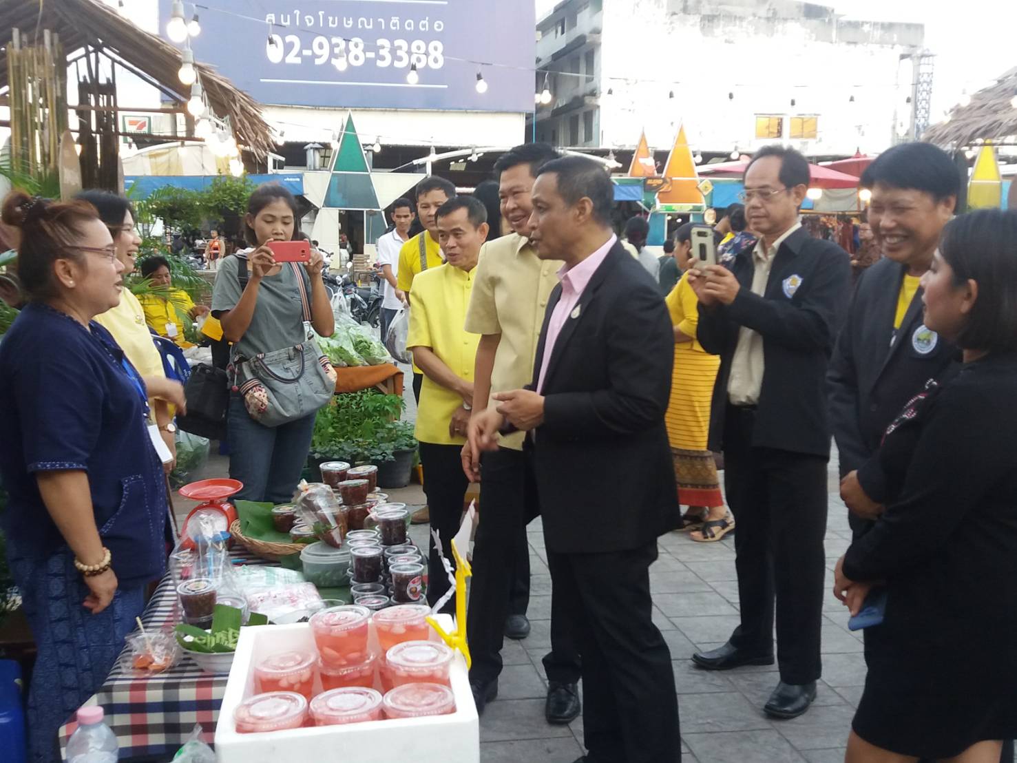 เปิดงานส่งเสริมการตลาด สร้างรายได้ให้ชุมชน “ตลาดชุมชนน้ำดี” ครั้งที่ 1