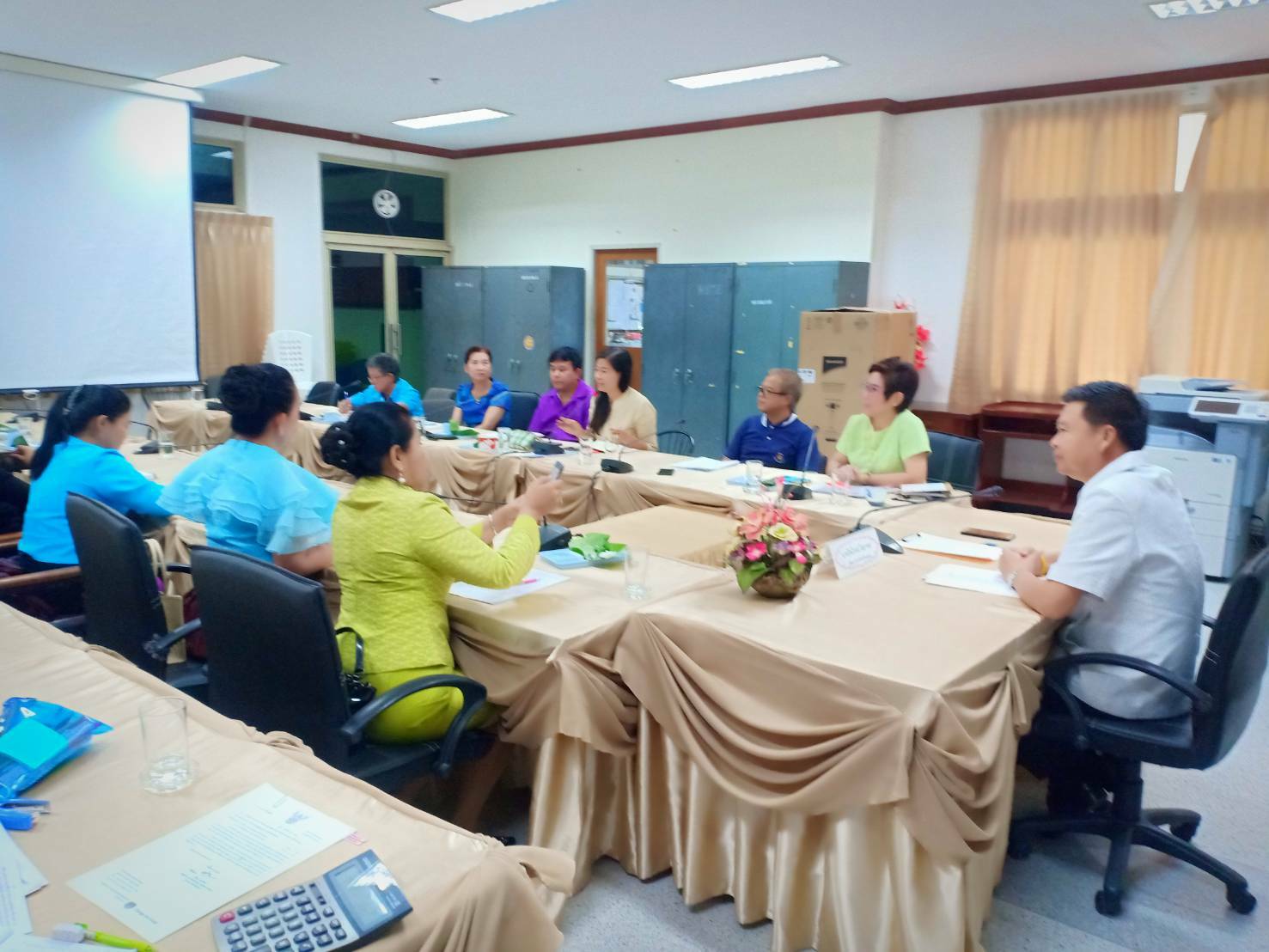 ประชุม กพสจ.ระยองเตรียมความพร้อมขับเคลื่อนโครงการรวมพลังสตรีระยองสวมใส่ผ้าไทย ใส่ใจสิ่งแวดล้อม