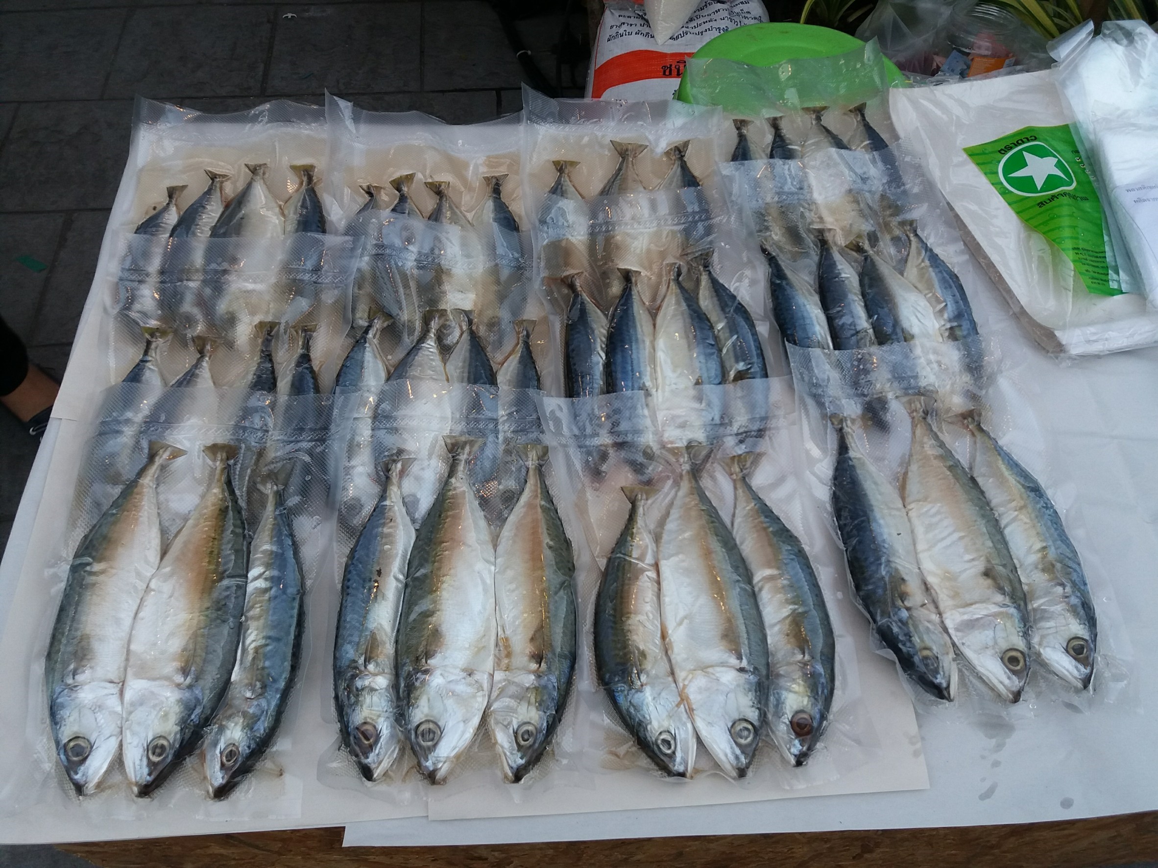 เปิดงานส่งเสริมการตลาด สร้างรายได้ให้ชุมชน “ตลาดชุมชนน้ำดี” ครั้งที่ 1