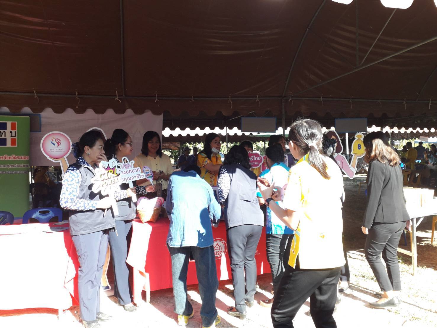 จ.ระยอง ออกบูธประชาสัมพันธ์การดำเนินงานกองทุนพัฒนาบทบาทสตรี