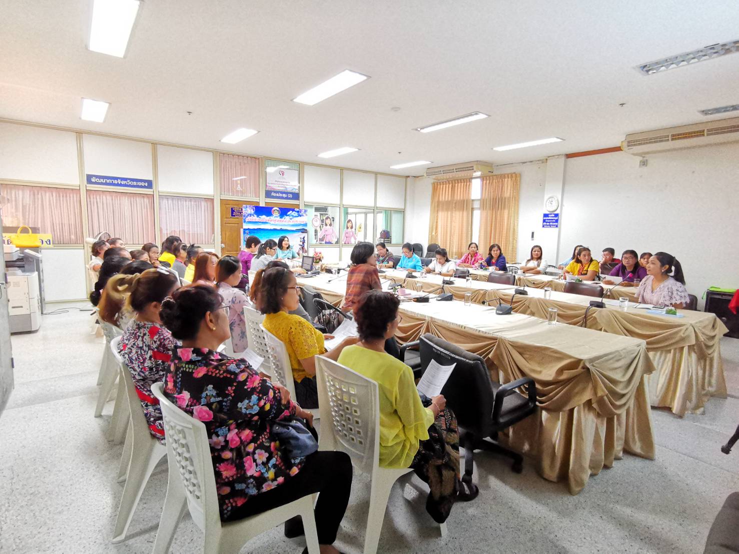 จ. ระยอง ประชุมคณะทำงานขับเคลื่อนกองทุนพัฒนาบทบาทสตรีจังหวัด