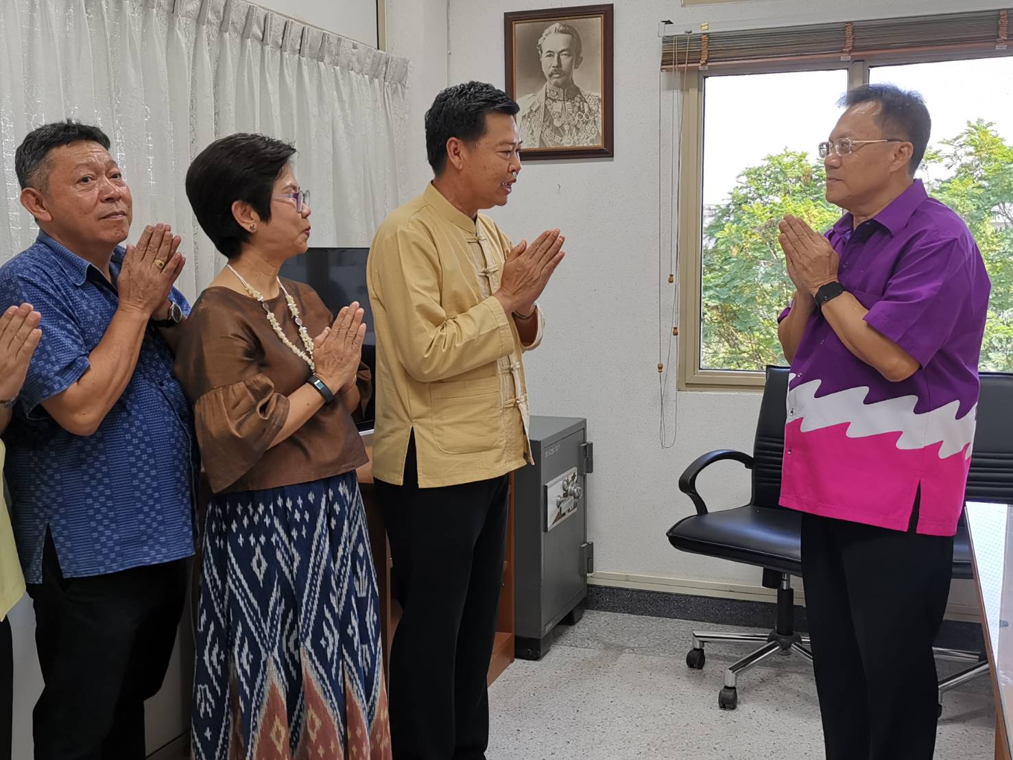 ร่วมแสดงความยินดีหัวหน้าสำนักงานจังหวัดระยองที่ได้รับการแต่งตั้งให้ดำรงตำแหน่งรองผู้ว่าราชการจังหวัดอุตรดิตถ์