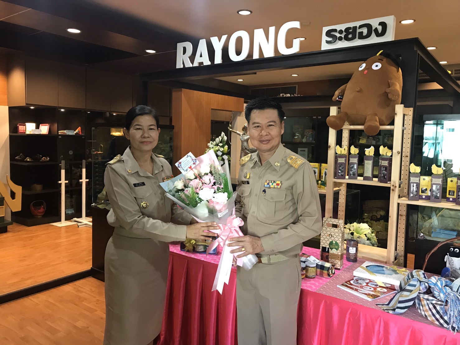 พช.ระยอง ร่วมยินดีและต้อนรับกับนักวิชาการผู้ช่วยหัวหน้ากลุ่มงาน