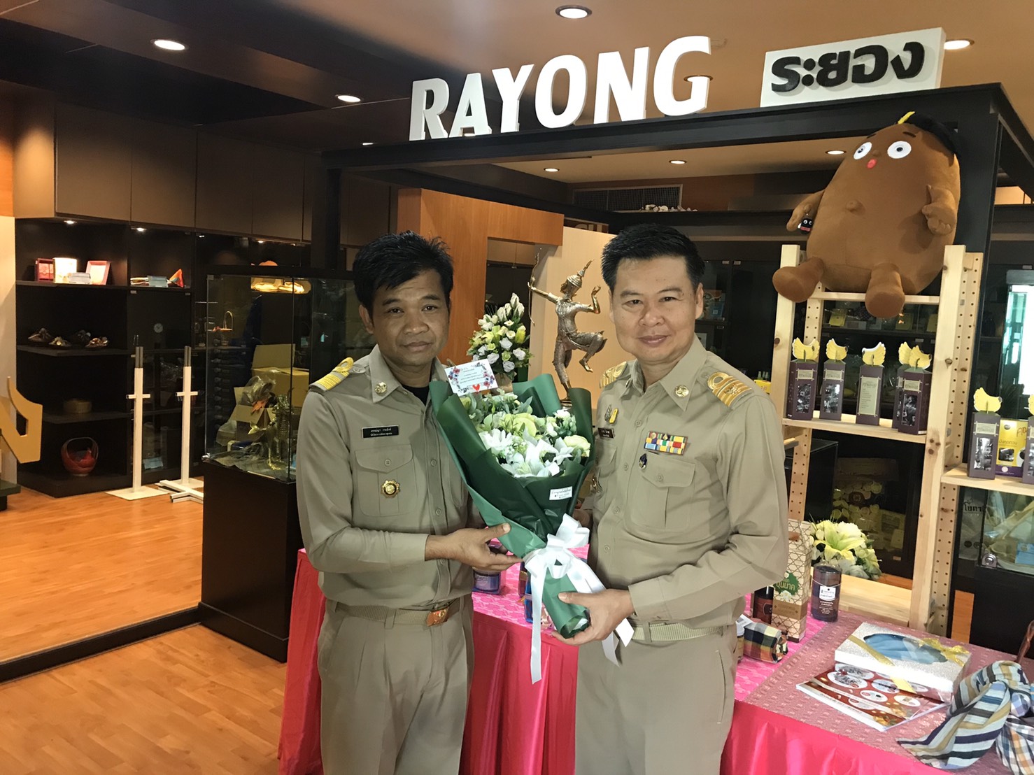 พช.ระยอง ร่วมยินดีและต้อนรับกับนักวิชาการผู้ช่วยหัวหน้ากลุ่มงาน