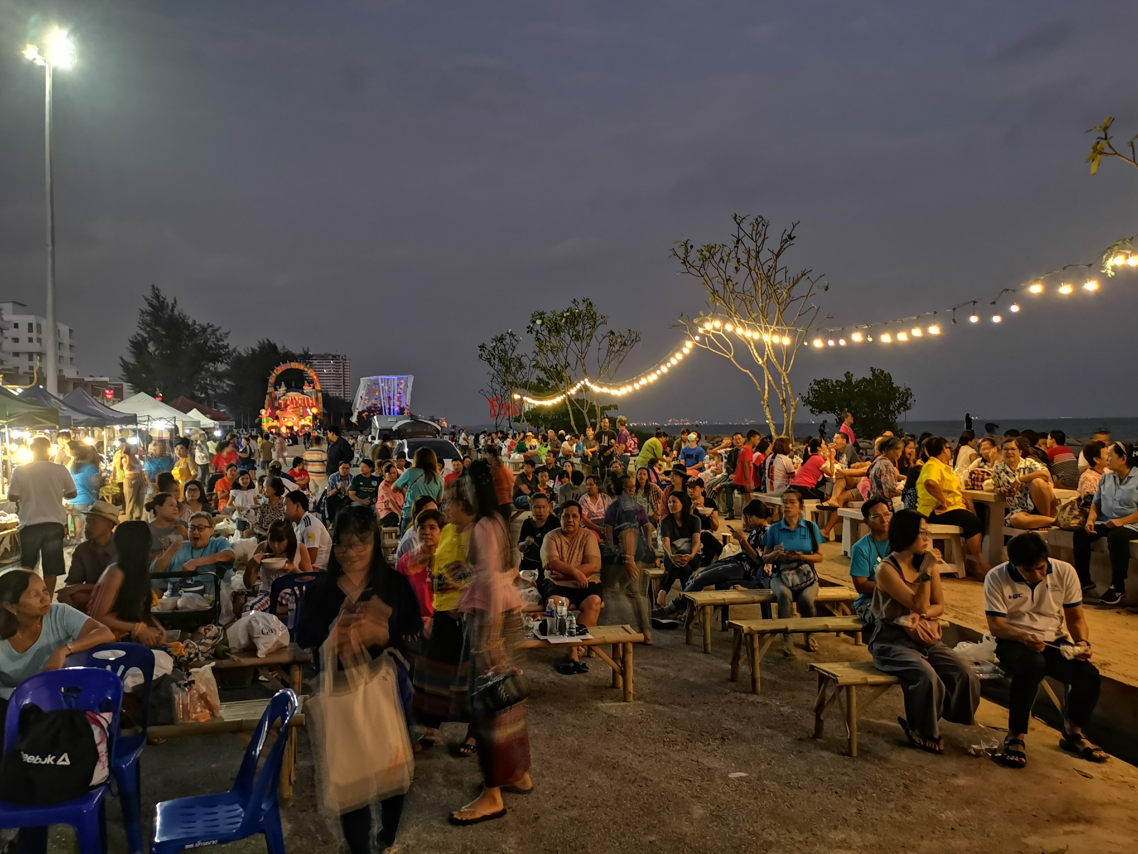 สตรีบ้านฉาง จ.ระยอง จัดตลาดรักษ์โลก รักษ์วิถีชุมชน