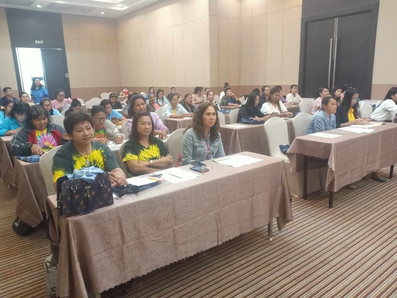 “พช.ระยอง ประชุมเชิงปฏิบัติการพัฒนากลุ่มอาชีพสมาชิกกองทุนพัฒนาบทบาทสตรี”