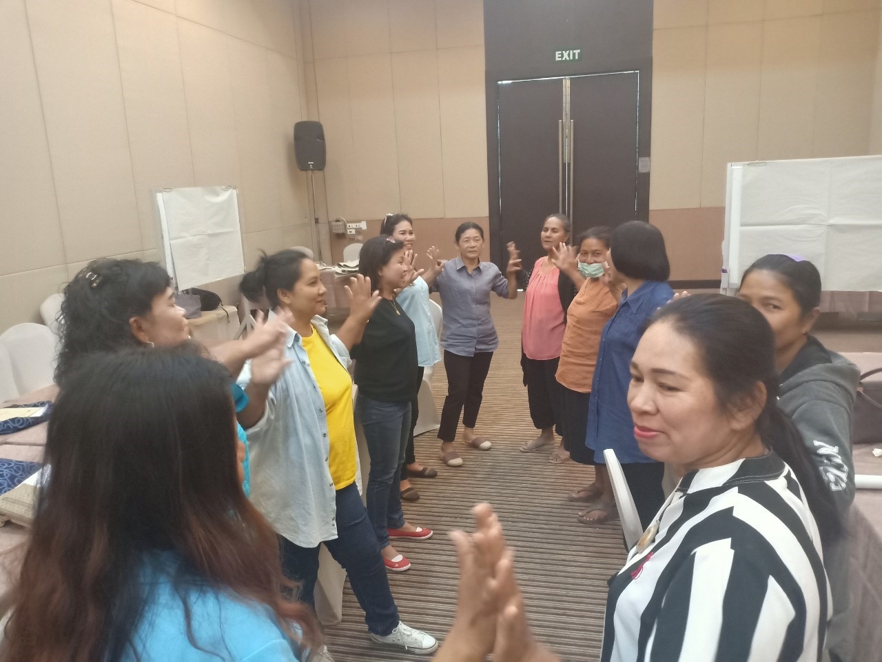 “พช.ระยอง ประชุมเชิงปฏิบัติการพัฒนากลุ่มอาชีพสมาชิกกองทุนพัฒนาบทบาทสตรี”