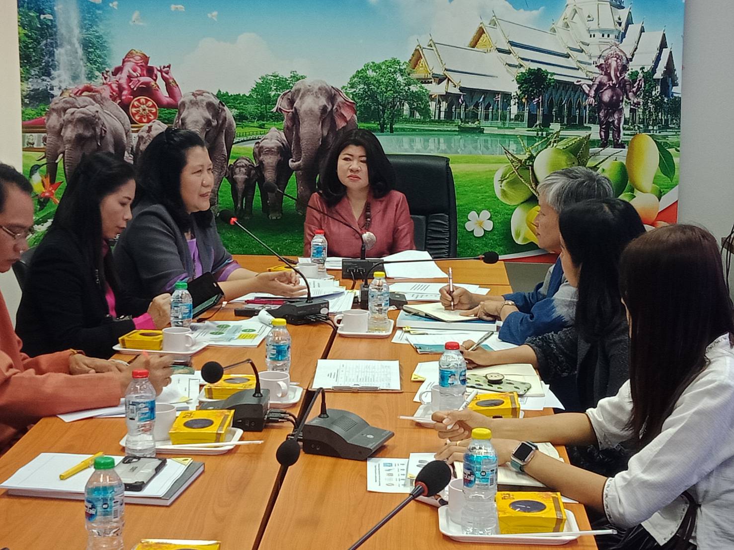 “พช.ระยอง จับมือกับมหาวิทยาลัยราชภัฏราชนครินทร์ ขับเคลื่อนโครงการนักการตลาดรุ่นใหม่เพื่อสังคม”