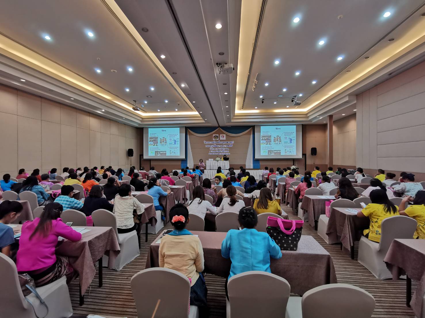 พช.ระยอง สร้างความรู้ความเข้าใจขับเคลื่อนยุทธศาสตร์กองทุนพัฒนาบทบาทสตรี