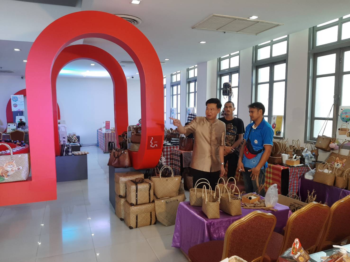 “พช.ระยอง ร่วมเยี่ยมชมงานเทศกาลงานออกแบบกรุงเทพฯ 2563”