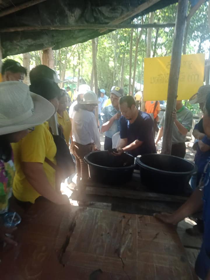 “พช.ระยอง นำแกนนำพัฒนาหมู่บ้านเศรษฐกิจพอเพียง ศึกษาดูงานเศรษฐกิจพอเพียง”