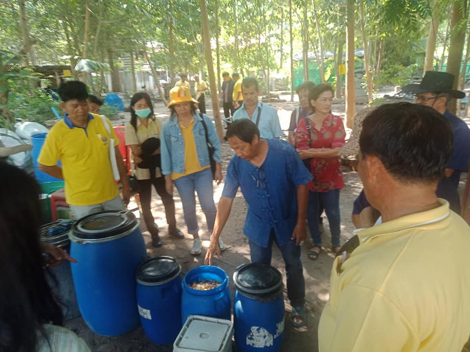 “พช.ระยอง นำแกนนำพัฒนาหมู่บ้านเศรษฐกิจพอเพียง ศึกษาดูงานเศรษฐกิจพอเพียง”