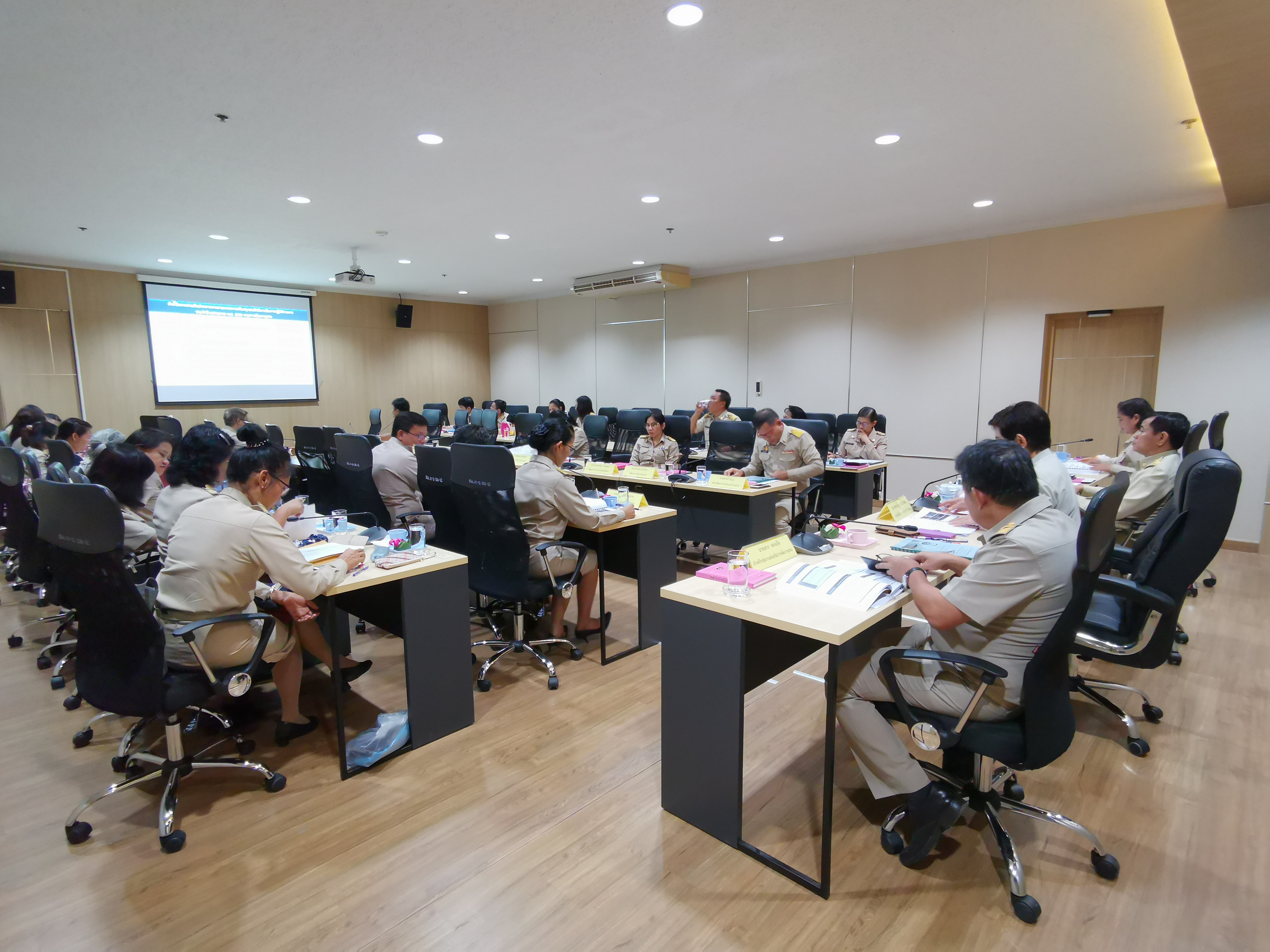 “พช.ระยอง ดำเนินโครงการประชุมเชิงปฏิบัติการการดำเนินงานตามมาตรการปรับปรุงประสิทธิภาพในการปฏิบัติราชการ ประจำปีงบประมาณ พ.ศ. 2563”