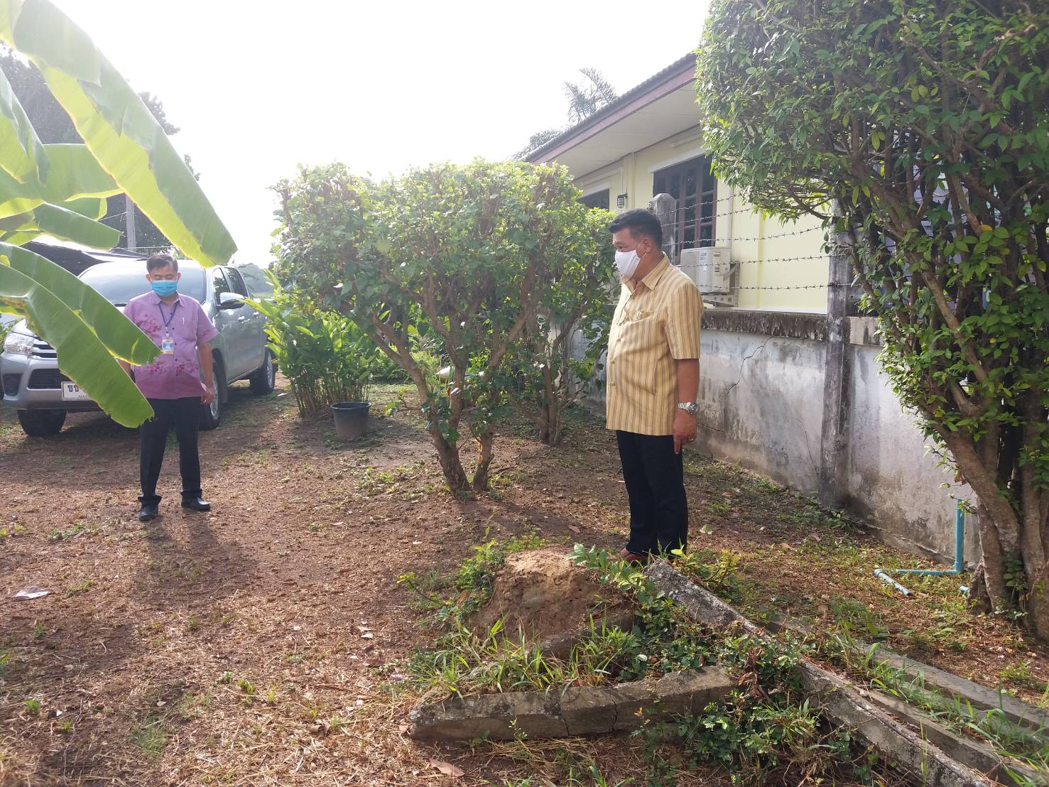 “พช.ระยอง สำรวจพื้นที่ปลูกผักสวนครัวบ้านท่านรองผู้ว่าราชการจังหวัดระยอง…เตรียมความพร้อมกิจกรรมผู้นำต้องทำก่อน…ตามโครงการ ปลูกผักสวนครัว สร้างความมั่นคงทางอาหาร”