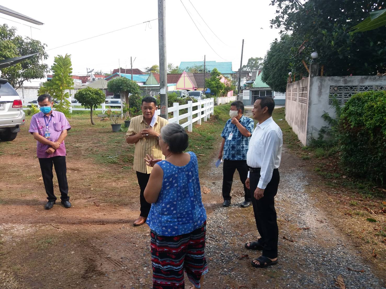 “พช.ระยอง สำรวจพื้นที่ปลูกผักสวนครัวบ้านท่านรองผู้ว่าราชการจังหวัดระยอง…เตรียมความพร้อมกิจกรรมผู้นำต้องทำก่อน…ตามโครงการ ปลูกผักสวนครัว สร้างความมั่นคงทางอาหาร”