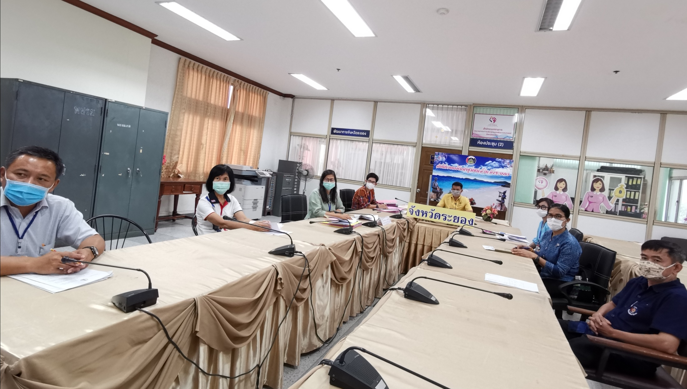 “พช.ระยอง ร่วมรับชมการประชุมชี้แจง เร่งรัด กำกับ ติดตาม การดำเนินงานกองทุนพัฒนาบทบาทสตรี ครั้งที่ 4/2563”