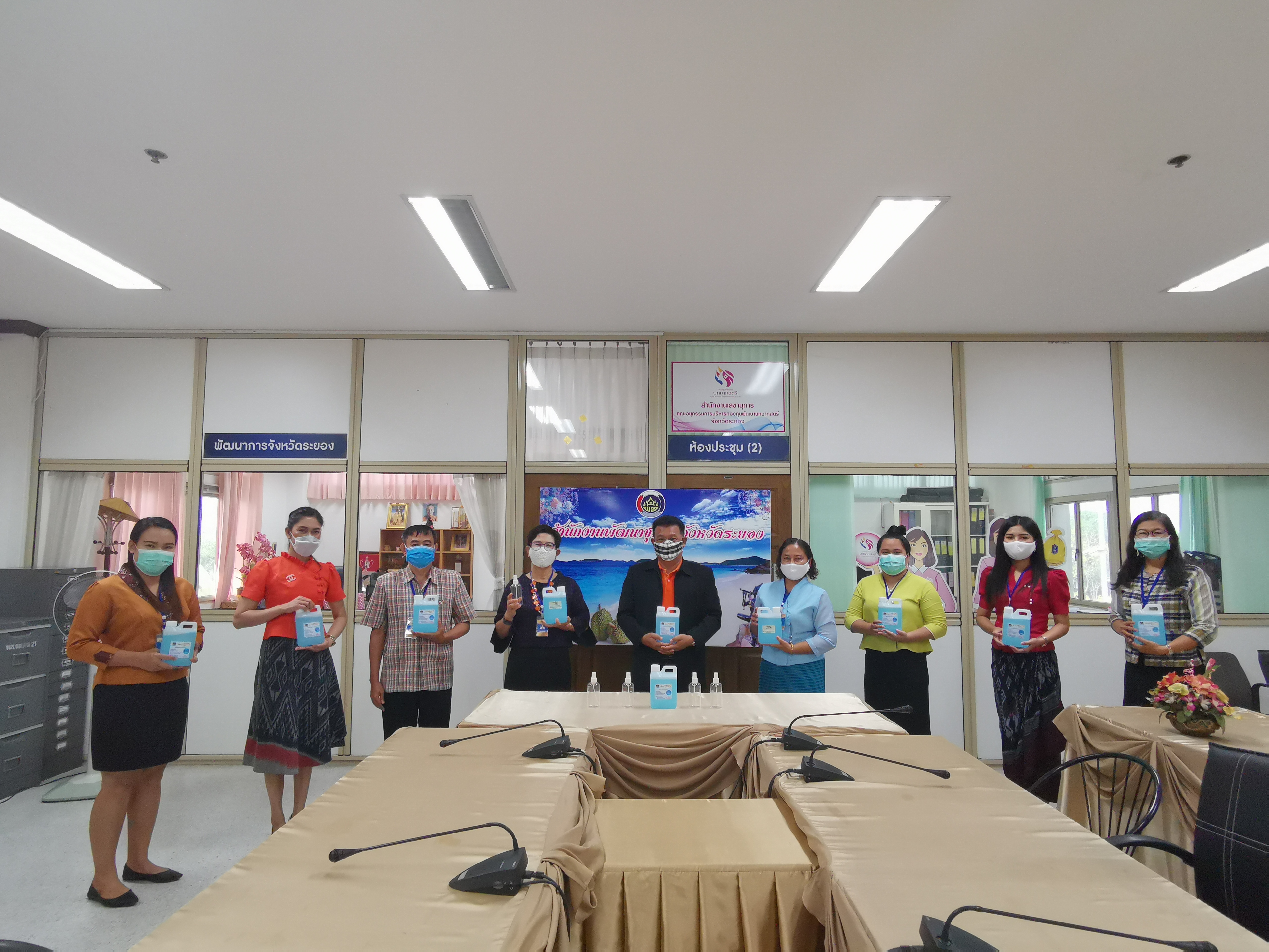 ?”พช.ระยอง รับมอบผลิตภัณฑ์ทำความสะอาด Ethyl Alcohol 72%”