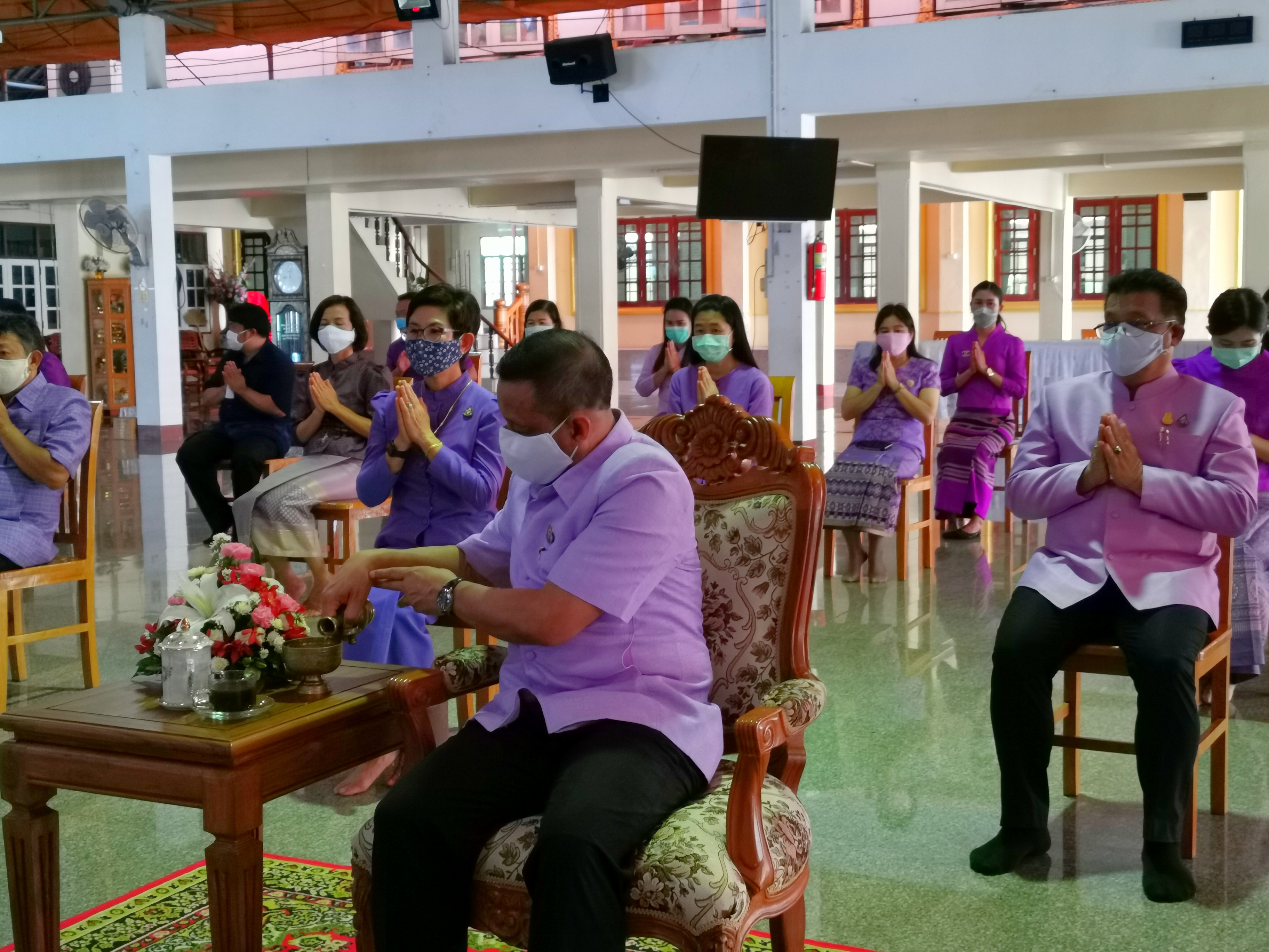 ?? “จังหวัดระยอง ทอดผ้าป่ากองทุนพัฒนาเด็กชนบทฯ ประจำปี 2563”?