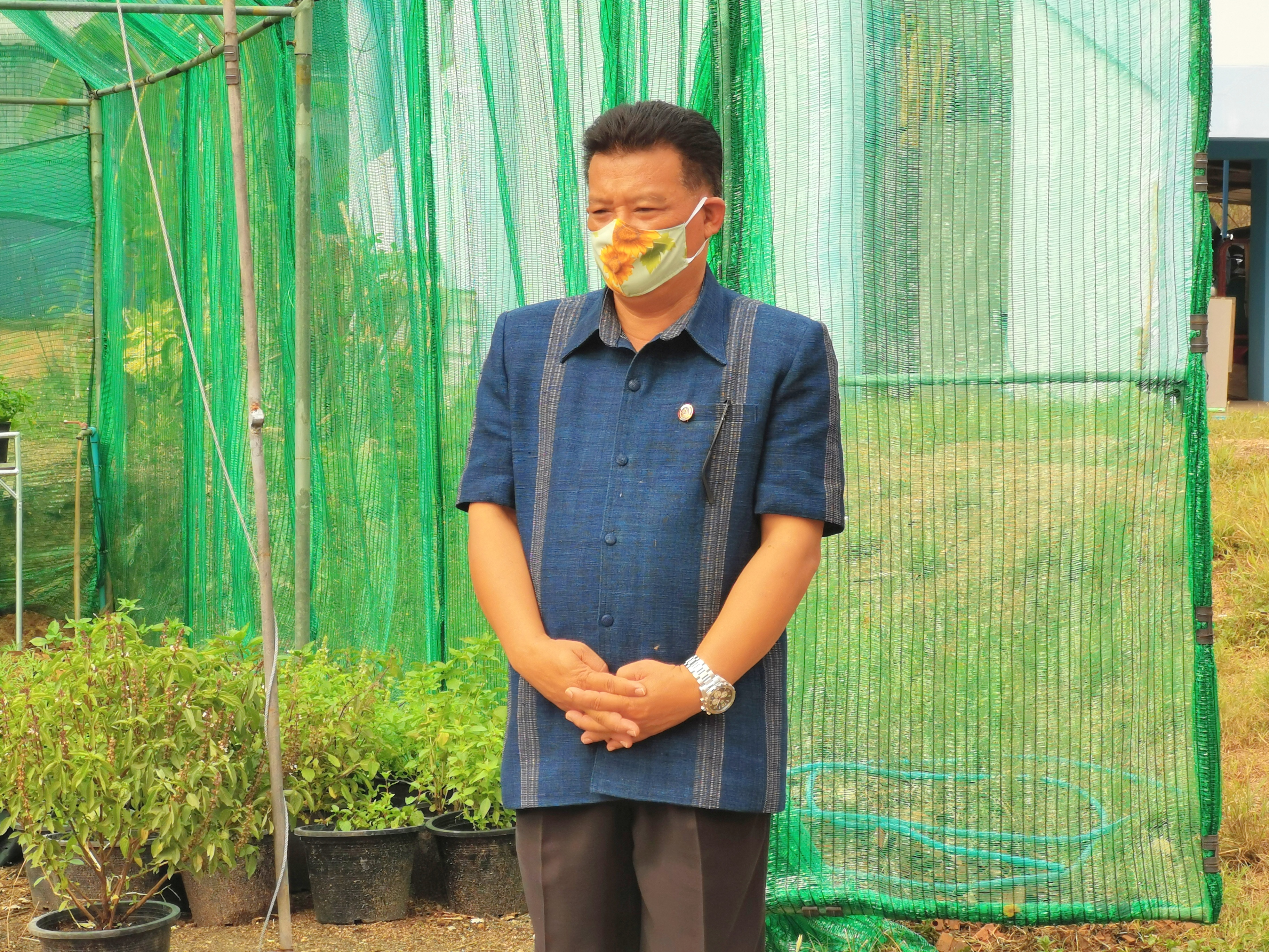 “พช.ระยอง จับมือหน่วยงานภาคี ผู้นำท้องที่ ผู้นำท้องถิ่น ร่วมใจกันปลูกผักสวนครัวบ้านพักนายอำเภอนิคมพัฒนา…ในกิจกรรมผู้นำต้องทำก่อน…ตามโครงการ ปลูกผักสวนครัว สร้างความมั่นคงทางอาหาร”