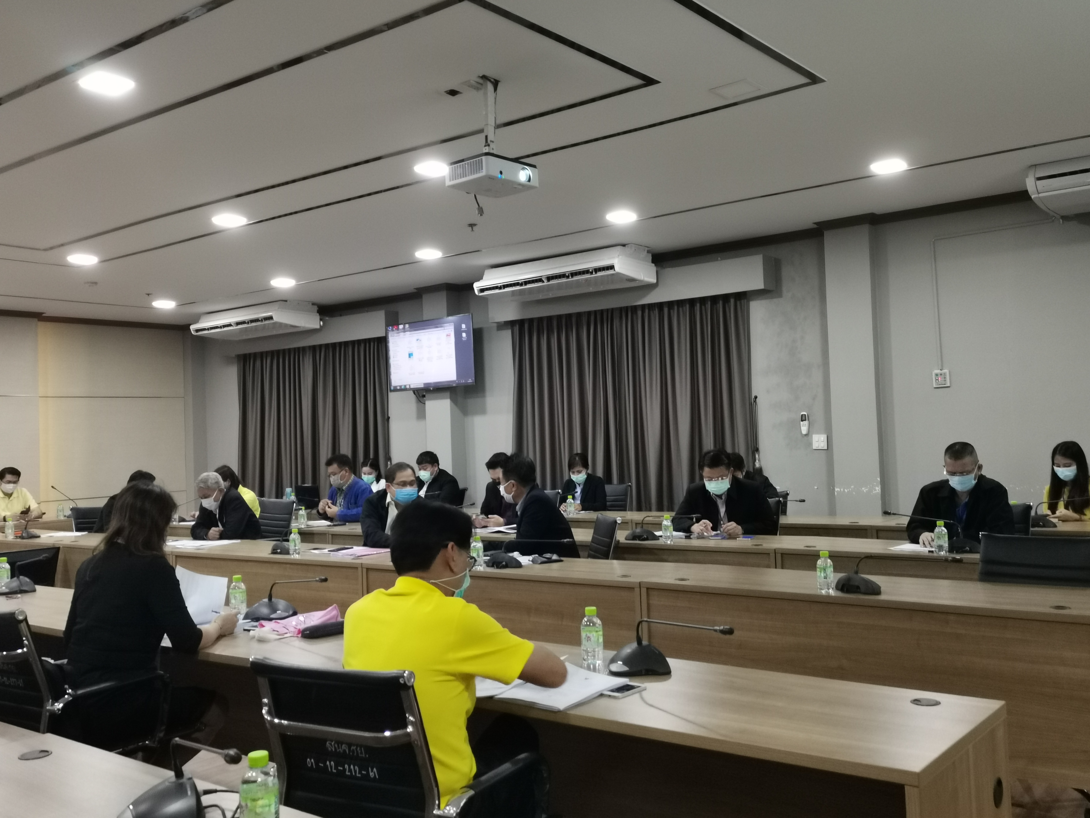 “พัฒนาการจังหวัดระยอง ประชุมศูนย์บริหารและประสานการปฏิบัติเพื่อเฝ้าระวัง ป้องกันและควบคุมการแพร่ระบาดของโรคติดเชื้อไวรัสโคโรนา 2019 (COVID-19) จังหวัดระยอง ประจำวันที่ 30 เมษายน 2563”