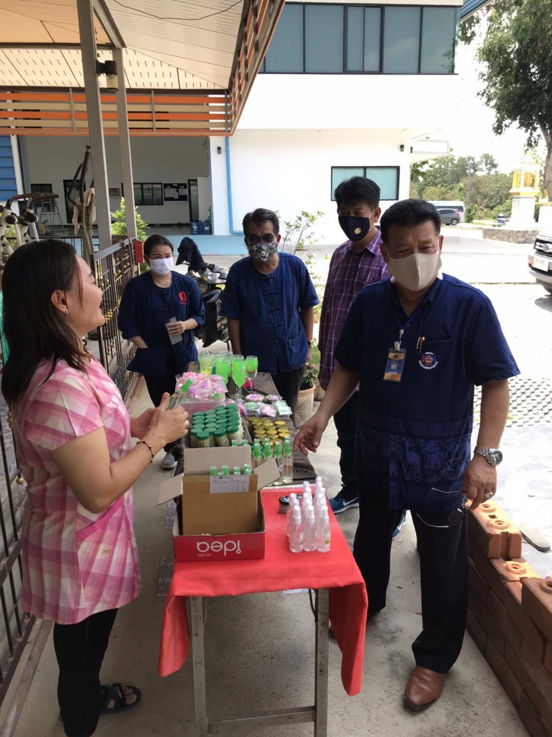 พัฒนาการจังหวัดระยอง ลงพื้นที่เยี่ยมเยือนกลุ่ม OTOP ในหมู่บ้านชุุมชนท่องเที่ยว OTOP นวัติวิถี