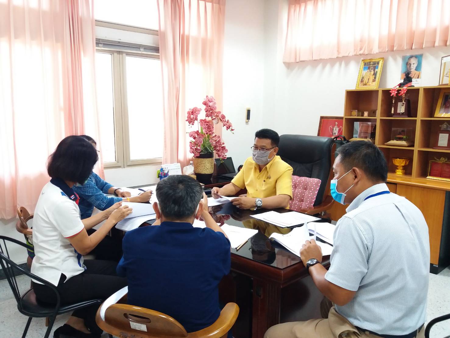 “พัฒนาการจังหวัดระยอง ประชุมเพื่อติดตามและรับฟังปัญหาในการทำงานของแต่ละกลุ่ม/ฝ่าย”