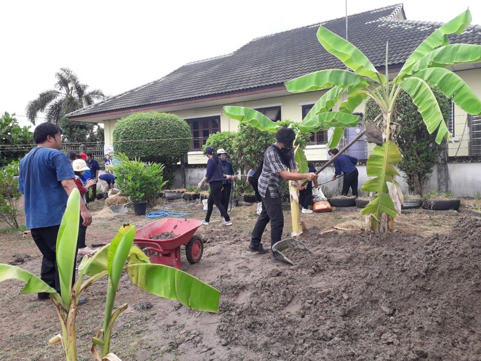 “จังหวัดระยอง Kick off ปฏิบัติการ “เปิดบ้านรองผู้ว่าฯ ชวนกันเอามื้อ ปลูกผักสวนครัว” ตามแผนปฏิบัติการ 90 วัน ปลูกผักสวนครัว เพื่อความมั่นคงทางอาหาร สู้ภัยทุกวิกฤต …พอเพียงตามรอยพ่อ”