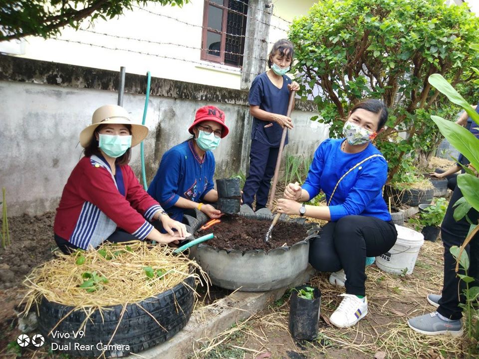 “จังหวัดระยอง Kick off ปฏิบัติการ “เปิดบ้านรองผู้ว่าฯ ชวนกันเอามื้อ ปลูกผักสวนครัว” ตามแผนปฏิบัติการ 90 วัน ปลูกผักสวนครัว เพื่อความมั่นคงทางอาหาร สู้ภัยทุกวิกฤต …พอเพียงตามรอยพ่อ”