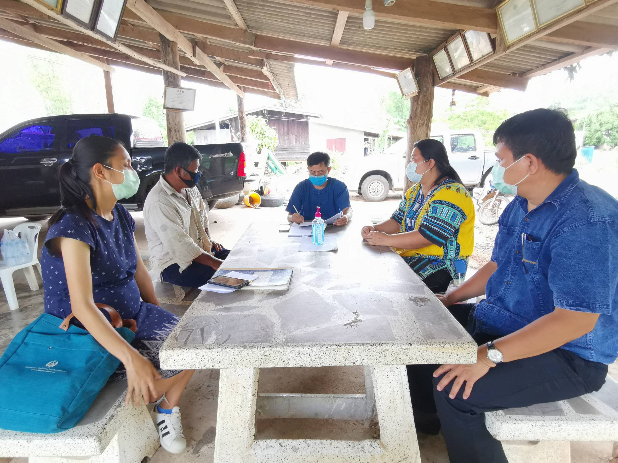 พช.ระยอง สำรวจ ติดตาม เยี่ยมเยือนกลุ่มแปรรูป/เกษตร เพื่อคัดเลือกเข้าร่วมโครงการสร้างรายได้จากกิจการอาหารปลอดภัย