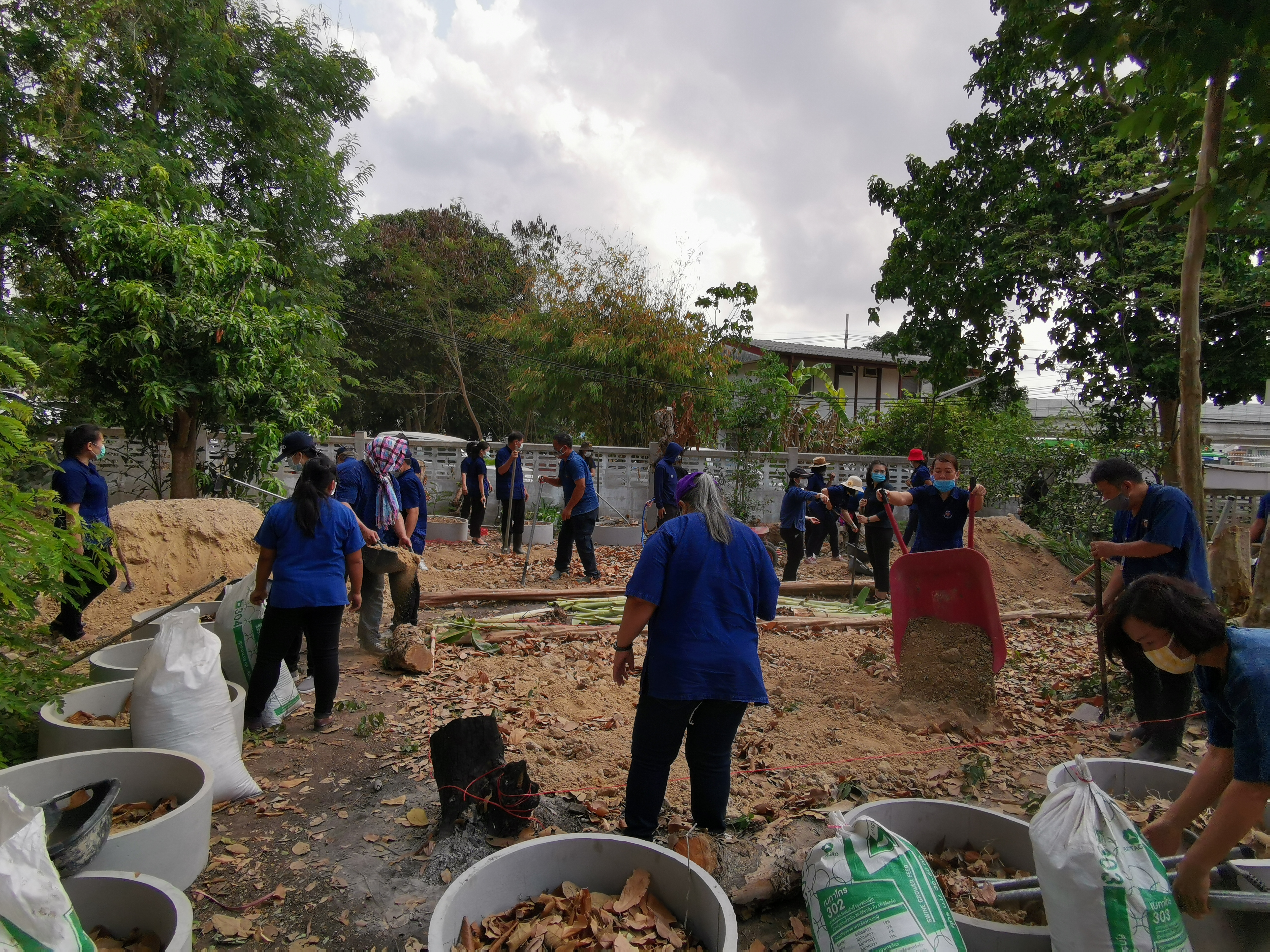 พช.ระยอง เปิดปฏิบัติการเอามื้อ บ้านนี้มีรัก ปลูกผักกินเอง